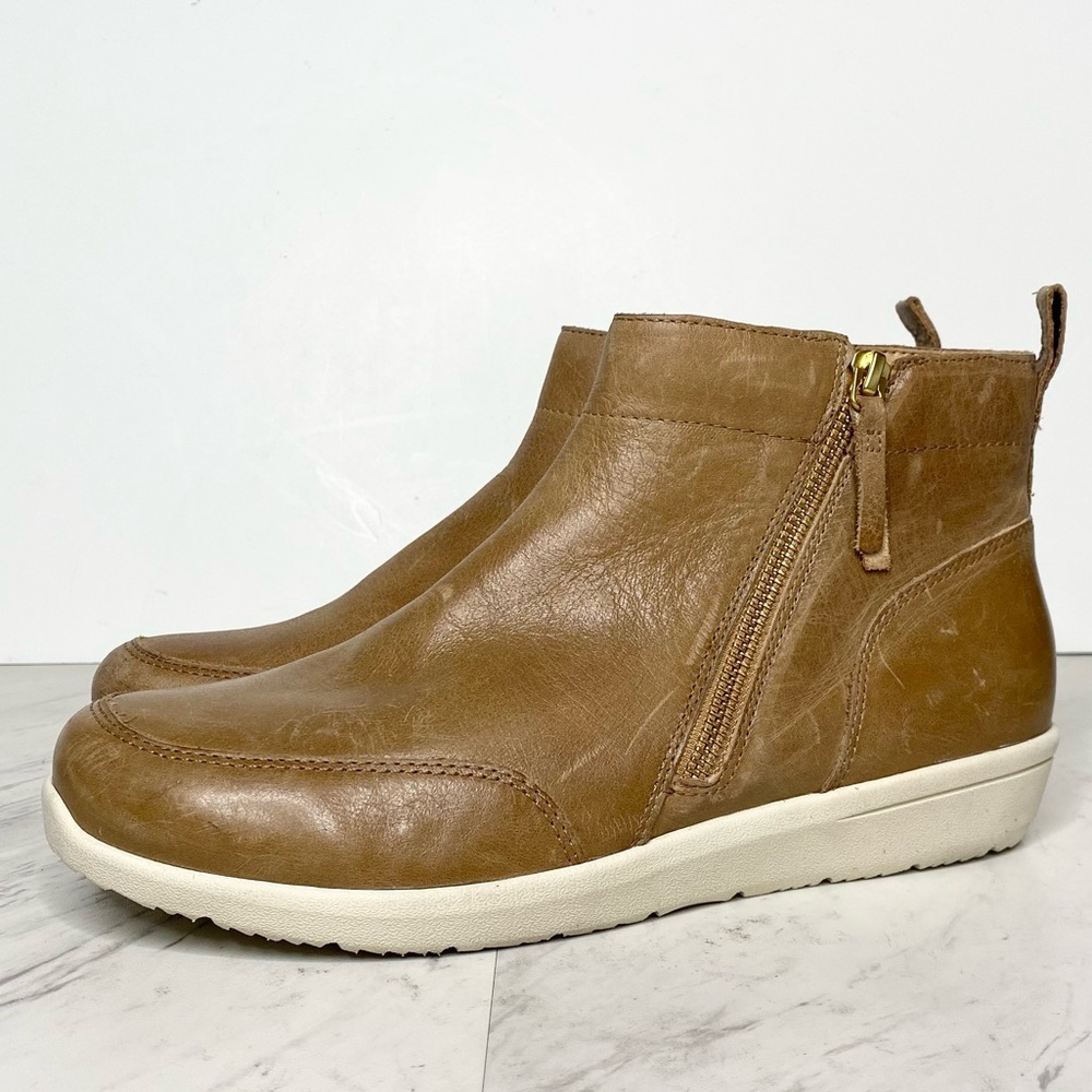 Vionic Lois Leather Bootie 8